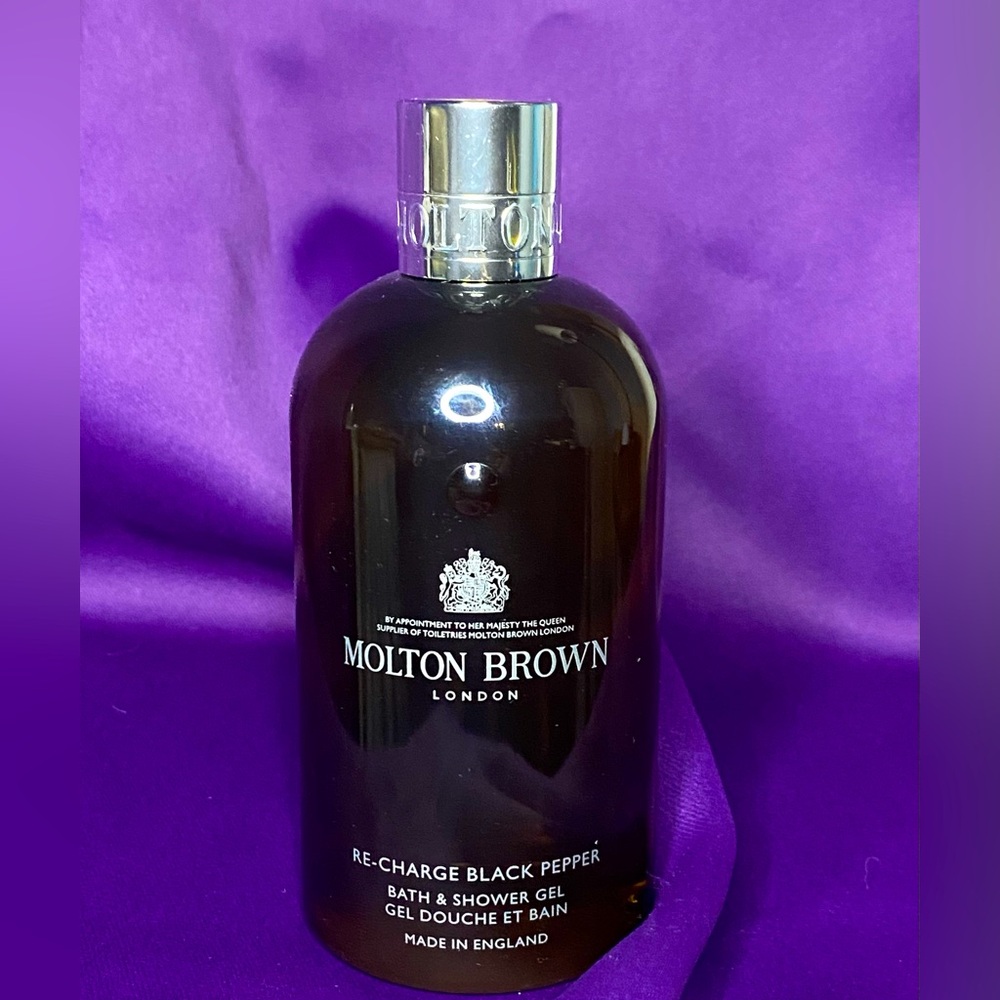 Molton Brown Black Pepper and Vetiver Shower Gel